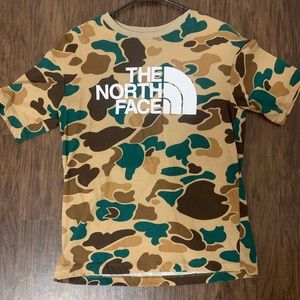 Never worn north face shirt